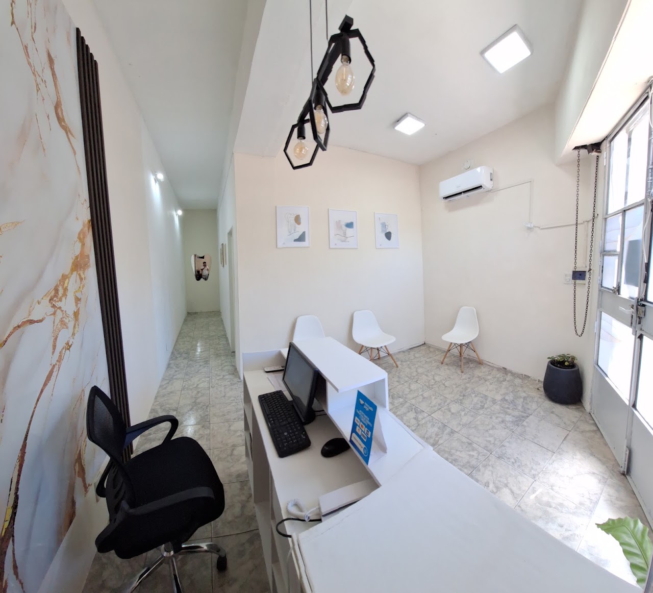 Interior del consultorio Smile Studio